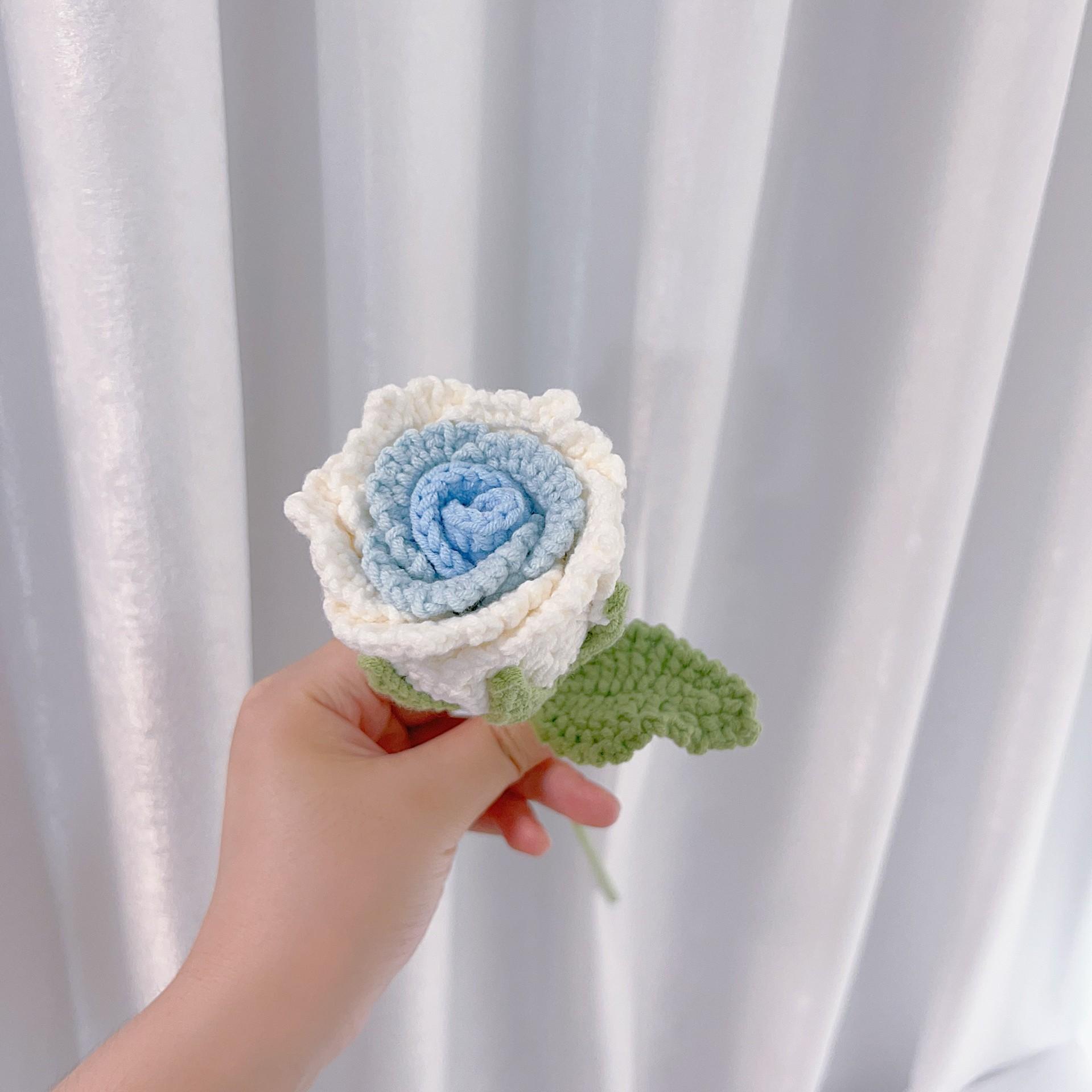 

Handmade Yarn Weaving Luo Shen Rose Simulation Bouquet, Creative Valentine s Day Gift, Floral Arrangement, Home Decoration