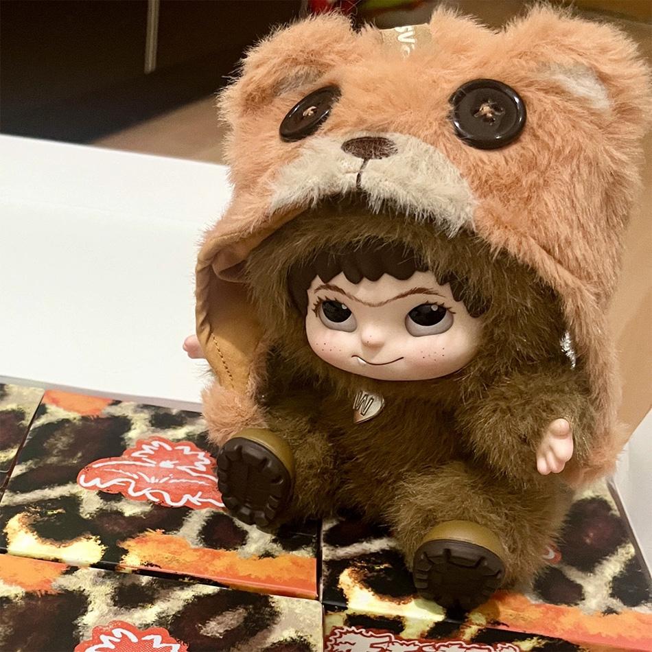 Wakuku Genuine Fuzzy Trendy Fun Party Series Blind Box Vinyl Action Figure Pendant Face Mystery Gift for Children Surprise Toy
