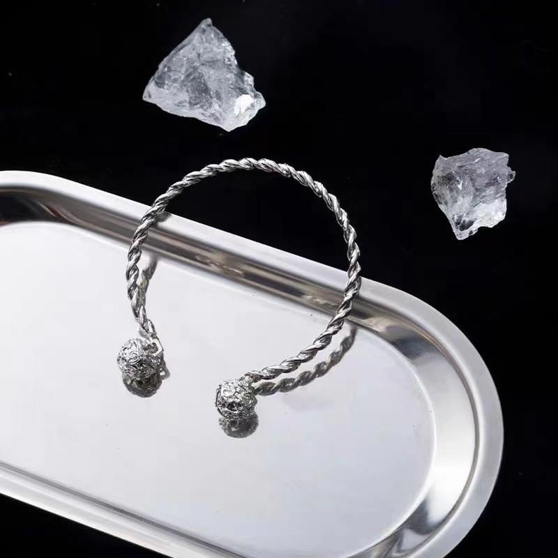 Fashionable Bell Alloy Bracelet For Women Unique Geometric Design 2024 Summer