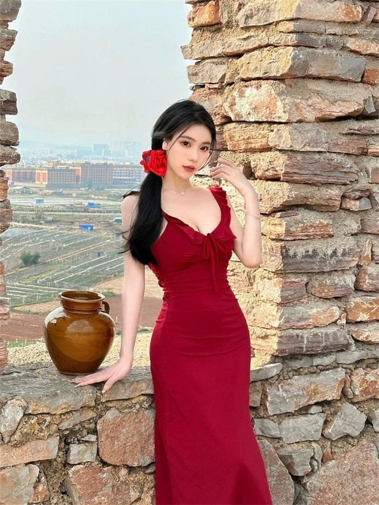 Wine red tie ruffled slip dress for women, summer pure and alluring style, sexy mid-length waist-cinching A-line dress