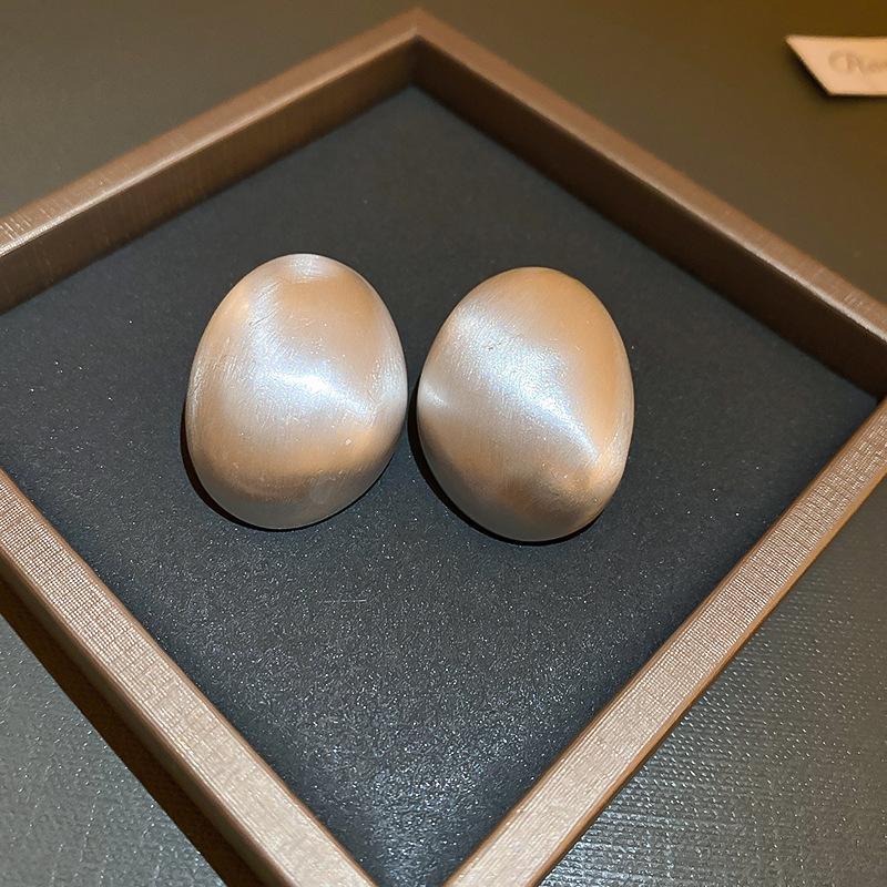 

Серьги «Серебряная игла» серии «Серебро», серьги с бахромой «Холодный ветер», металлические серьги в стиле «тяжелая промышленность», нишевые серьги простого дизайна