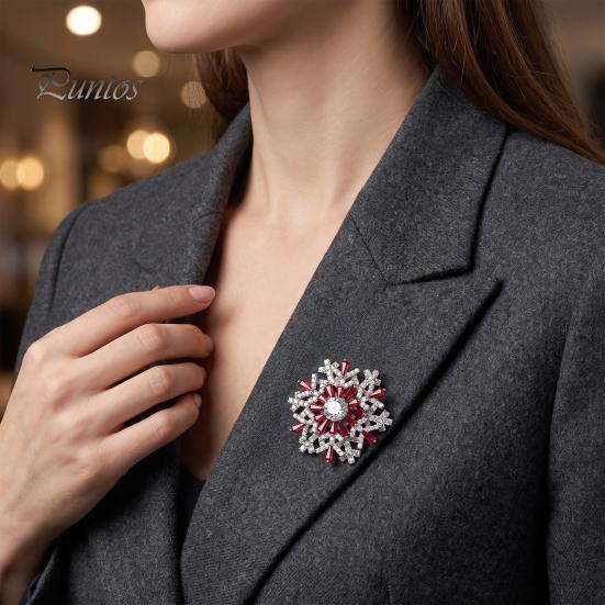 Holiday Party Jewelry Snowflake Brooch Pin for Women, Rhinestone Alloy Lapel Coat Embellishment Pin, Decorative Accessory Coats Sweaters Suits Dresses