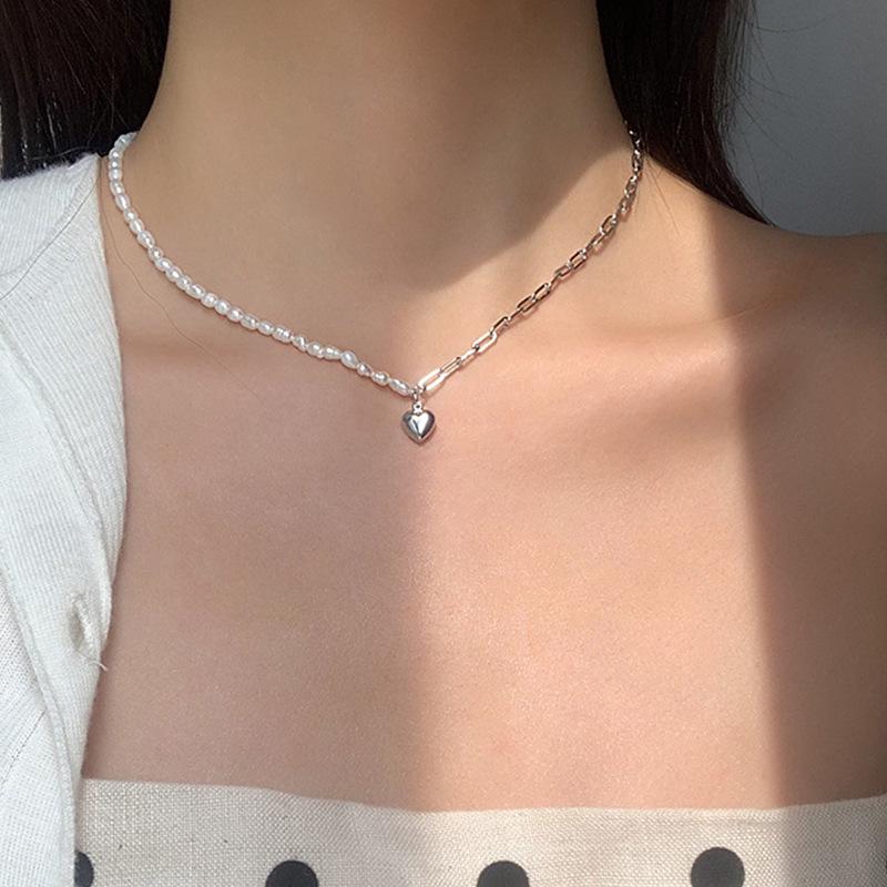 

Нишевый дизайн Асимметричное колье-чокер с подвеской в виде сердца из искусственного жемчуга для женщин