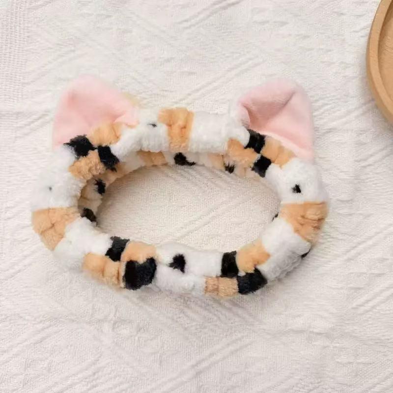 Strawberry Bear Plush Headband: Non-Slip Cute Cartoon Hair Accessory for Girls