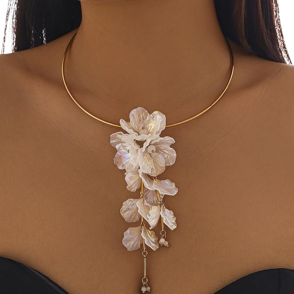 Ingemark Creative Punk Torques Chain Necklace Women Wed Bridal Elegant White Flower Hanging Drop Earrings Wed Bridal Jewelry Set