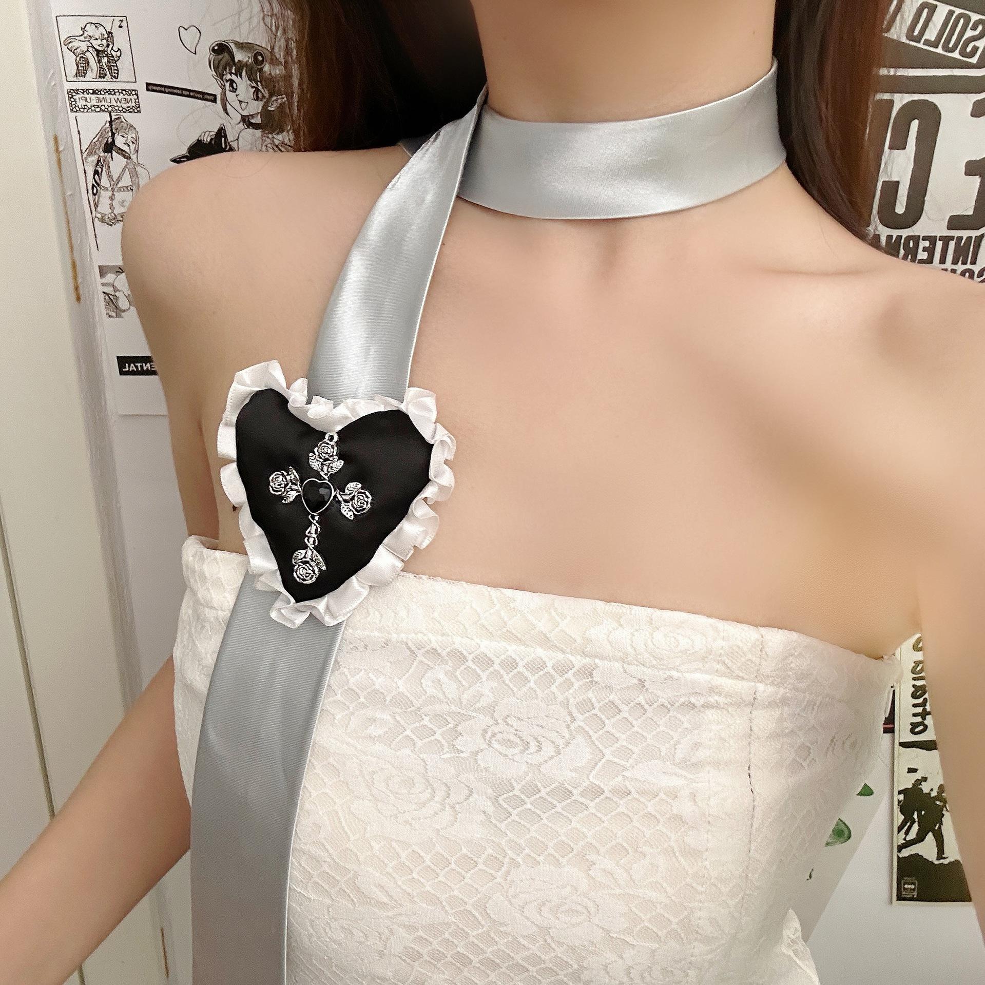 

Retro Charm Ribbon Laciness Heart-shaped Sliver Color Rose Cross Thin Tie Long Necklace for Women Jewelry Two Ways To Wear It серый