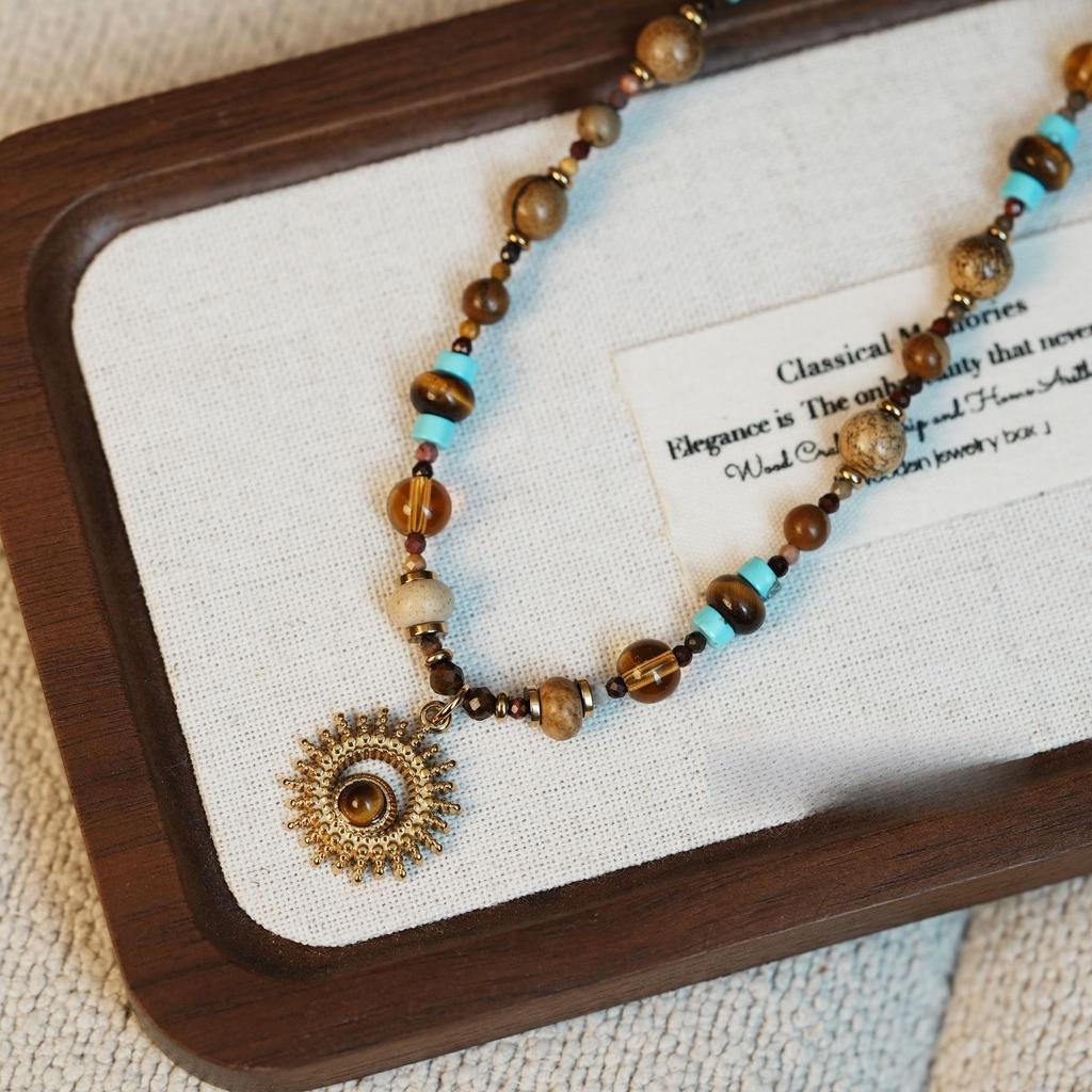 Titanstahl Naturstein Sonne Anhänger Halskette Retro Nische Schlüsselbeinkette Mode High Sense Vielseitiger Schmuck Frauen