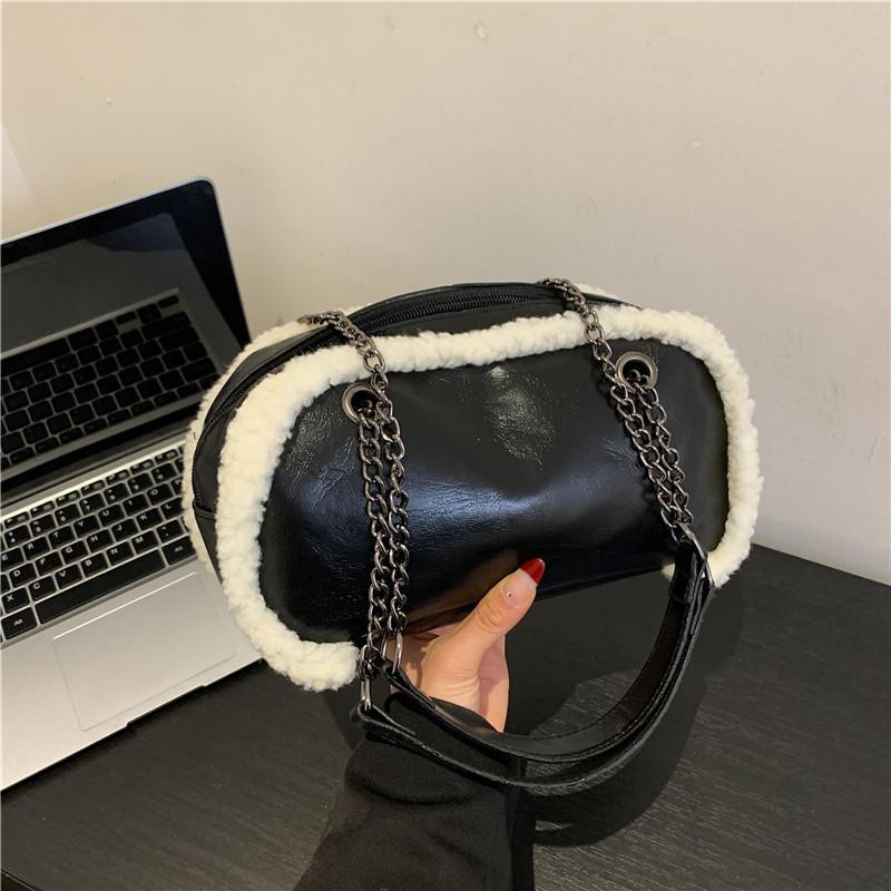 

Маленькая женская сумка Niche design 2024 года, новая ретро-сумка-подушка, зимняя фактурная цепочка, однотонная сумка-мессенджер через плечо чёрный