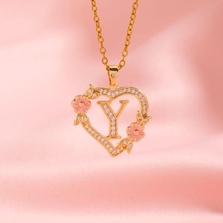 Zierliches Messing Initialen-Halskette Mit Floralem Herz-Ausschnitt Design Verstellbare Kette Leichter Romantik Schmuck