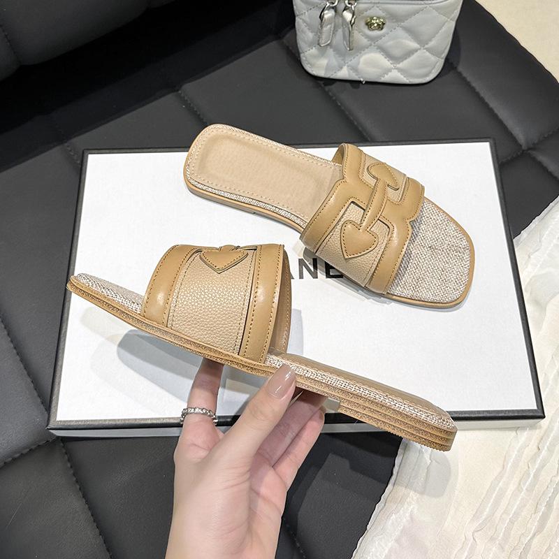 Plus Size Women's Summer Outdoor Flat Slippers for Wide Feet - French Beach Sandals