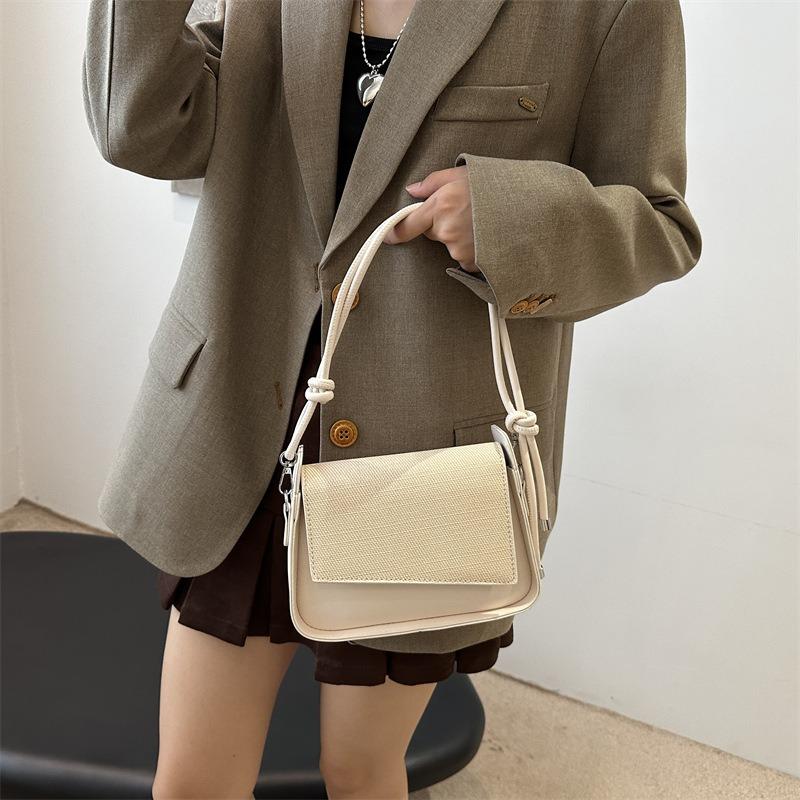 Beautiful casual small square bag fashionable niche women's summer new portable personalized bag casual armpit bag
