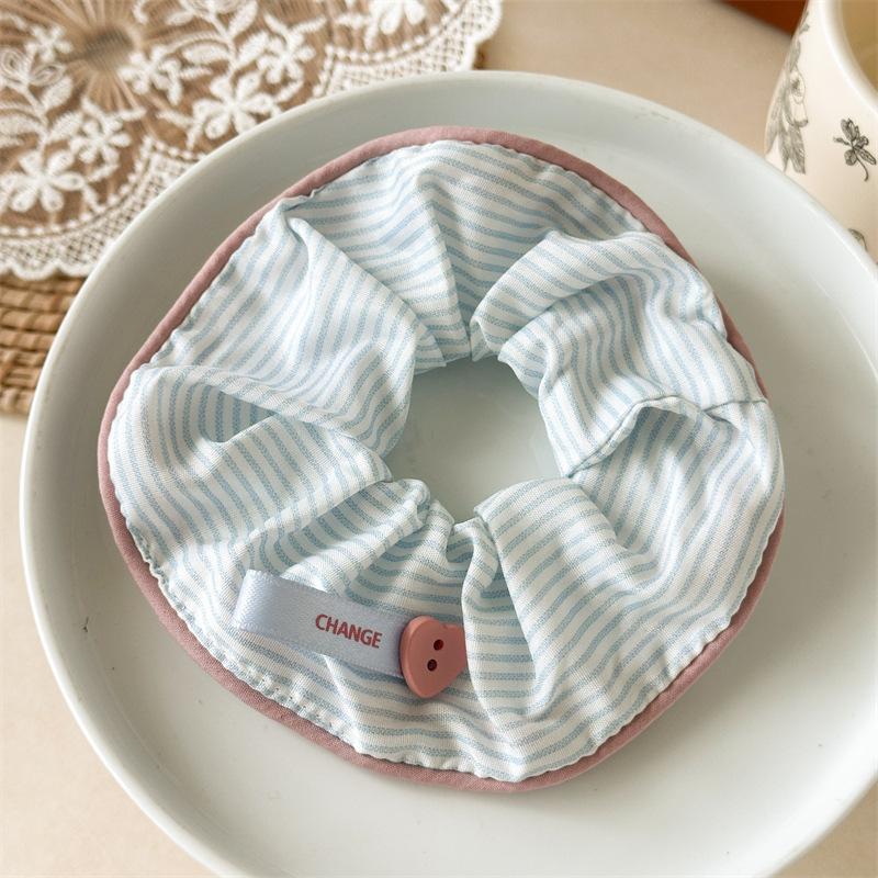 

Preppy Style Striped Hair Scrunchie Heart Shape Button Detail Ponytail Holder School Girl Aesthetic Fabric Hair Ties синій