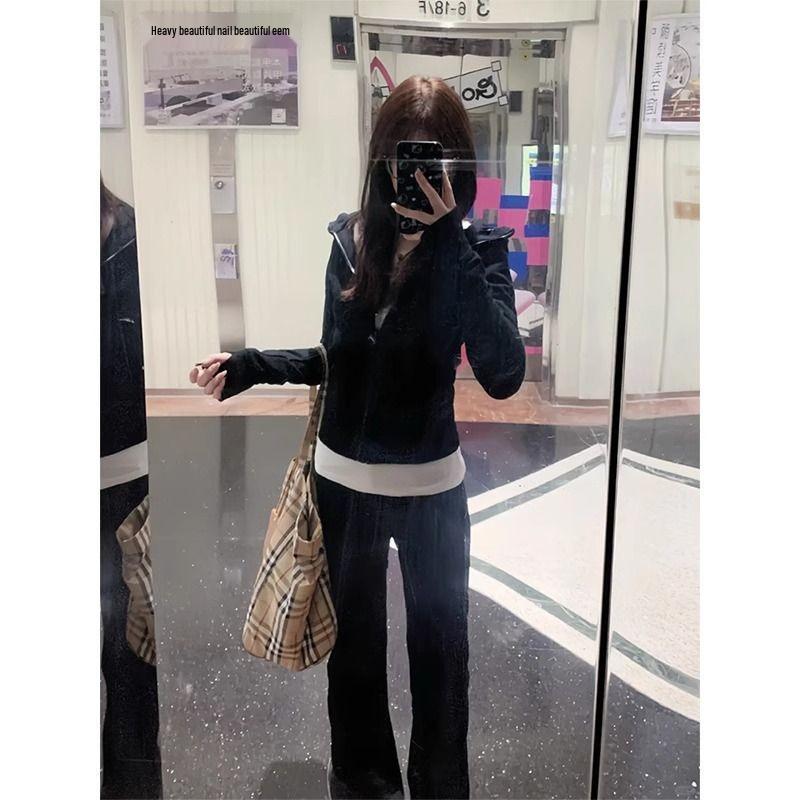 Spot Black Slim Fit Waist-Cinched Hooded Sweatshirt for Women, Autumn New Style, Slimming & Versatile Fall Wear.