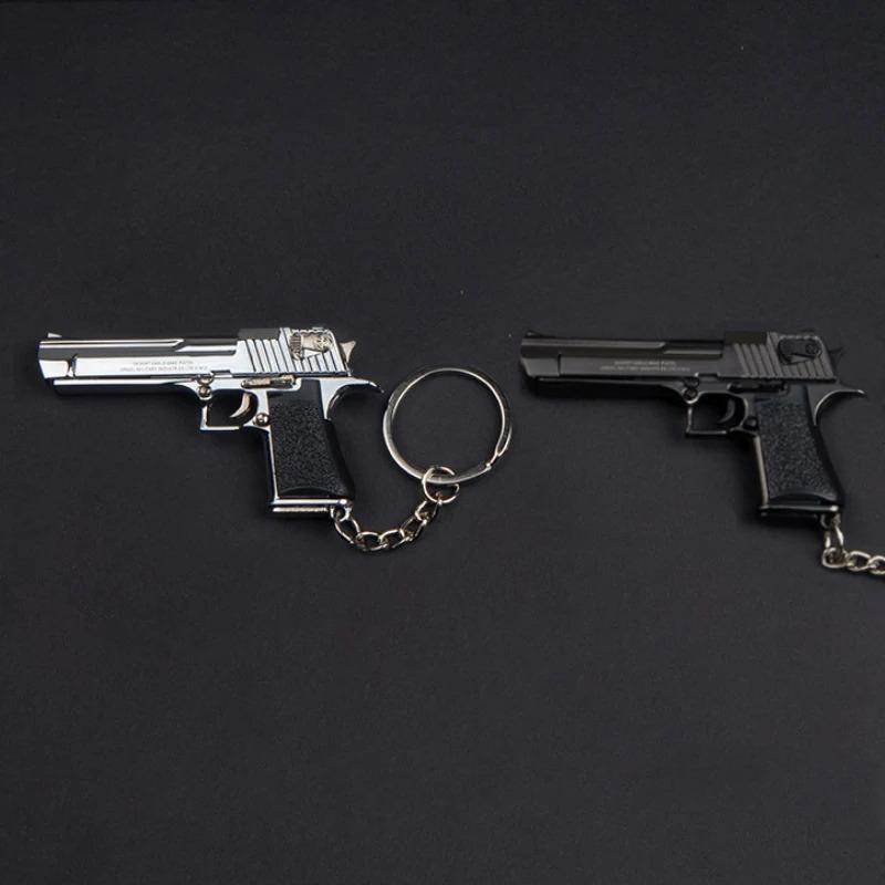Alloy 1:4 Scale Desert Eagle Pistol Keychain Mini Toy Gun Model For Adult Kids Christmas Gift Metal Keychain