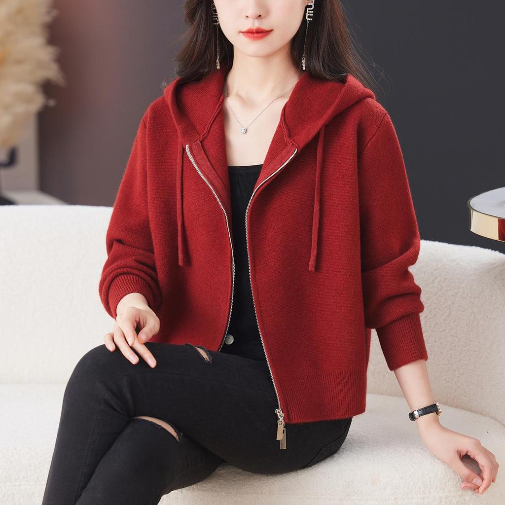 2025 Spring/Autumn Red Hooded Short Jacket for Middle-Aged Women - Petite Knitted Cardigan