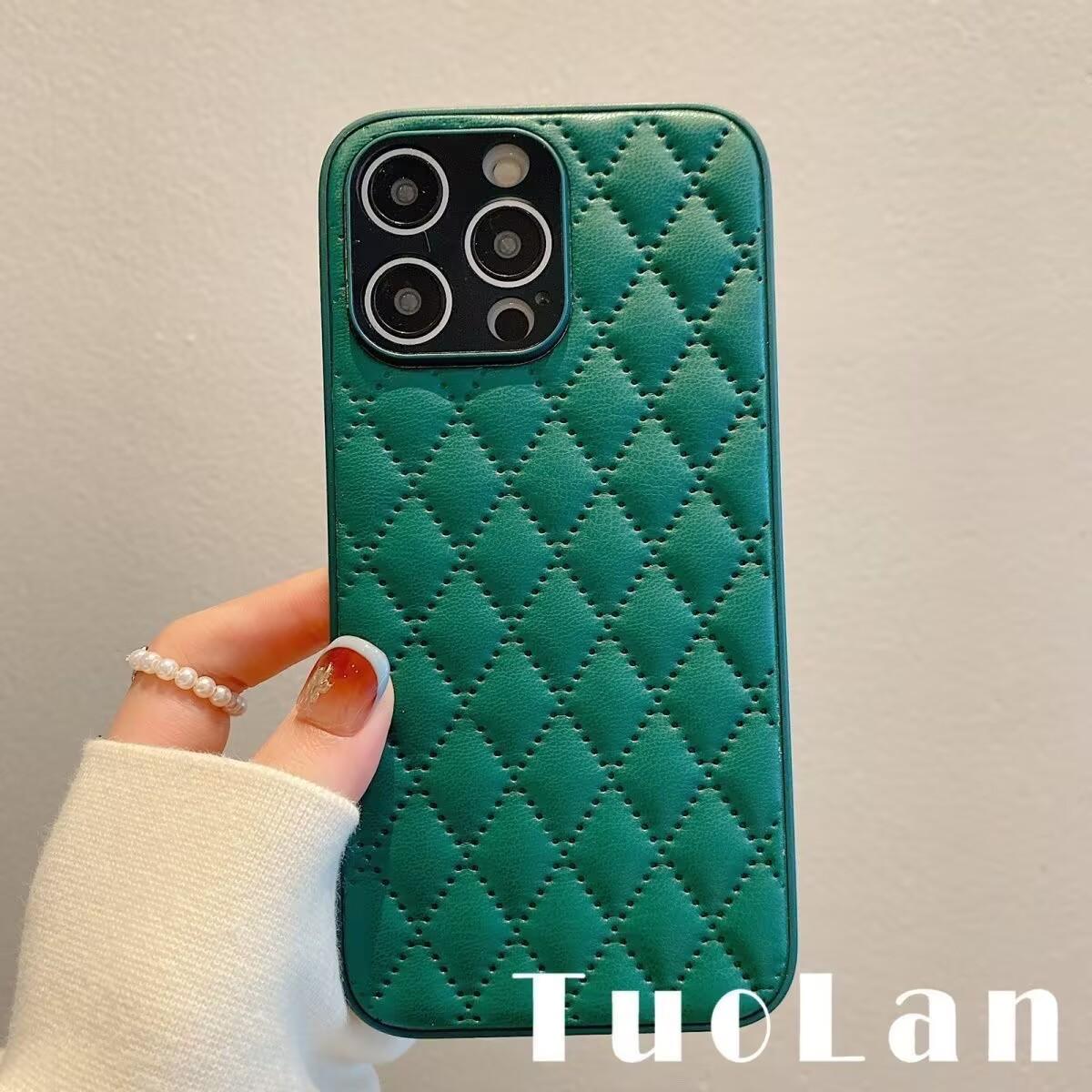 

Розкішний шкіряний чохол із ромбоподібним візерунком для iPhone16 15 14 Plus13 12 11 Pro Max, металевий захист камери, протиударна тверда обкладинка For iPhone 15Plus зелений