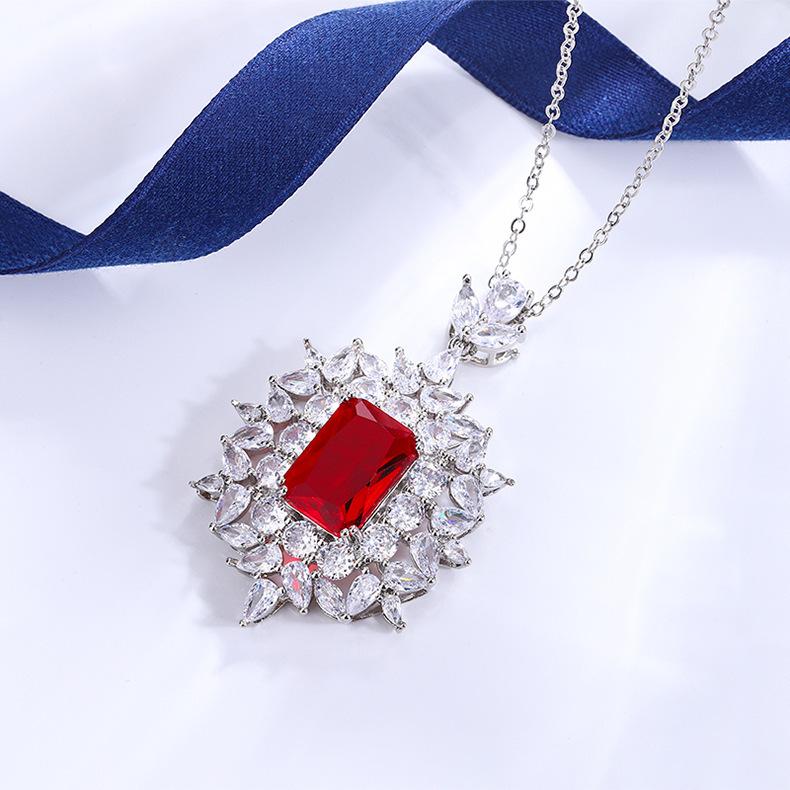 Colored Treasure Wind Pendant Necklace Female Main Stone Simulation Artificial Crystal Commuter Copper