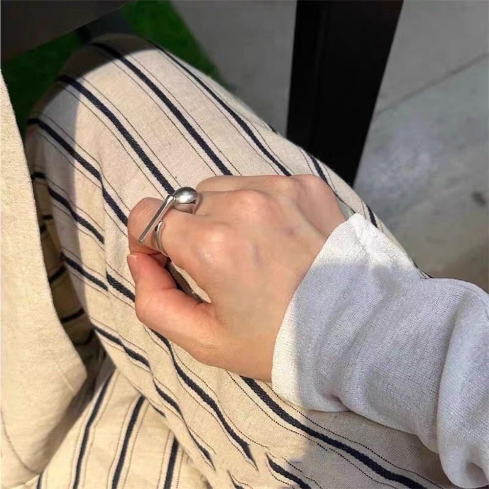 Alloy Open Ring Wooden Fish Shaped Design Stress Relieving Toys High Quality Weird Toys