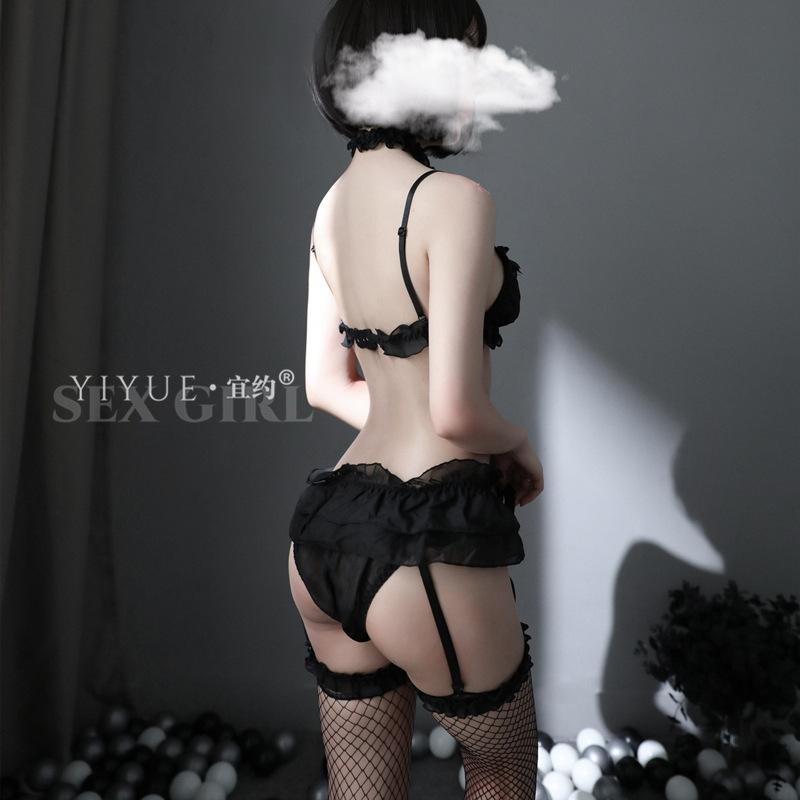 Sexy and Romantic Lingerie Three-point Set Women's garter Dress Hot Maid Uniform Tempting Wholesale 8053