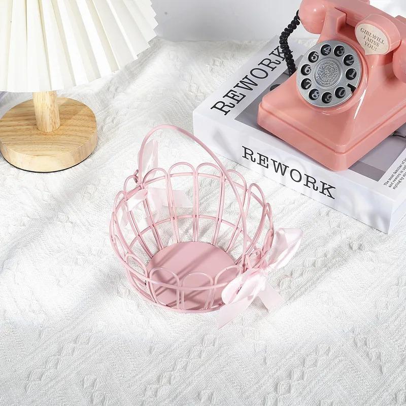

Cute Cosmetic Iron Storage Basket Organizer Hamster Nest Landscaping Kawaii Doll House Desktop Photo Atmosphere Decoration Props
