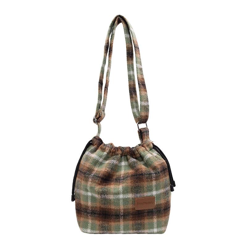 

Темпераментная клетчатая сумка сумка-ведро сумка под мышку 2025 зима новая шерстяная модная простая повседневная сумка зелёный