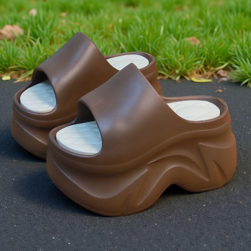 Las zapatillas de tacón alto más nuevas de moda de verano para mujer con suela gruesa de 9 cm de altura, zapatillas para interior y exterior, tipo nube, chanclas de EVA