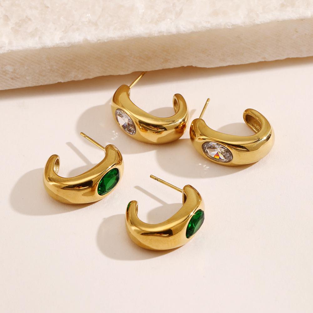 Europe and the United States hot-selling fashion simple metal oval green emerald gold-plated stainless steel earrings spot