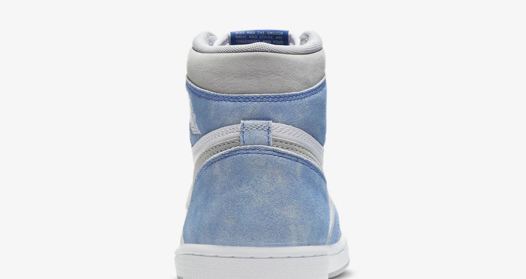 555088-402 Nike Air Jordan 1 High OG Hyper Royal (Men's)