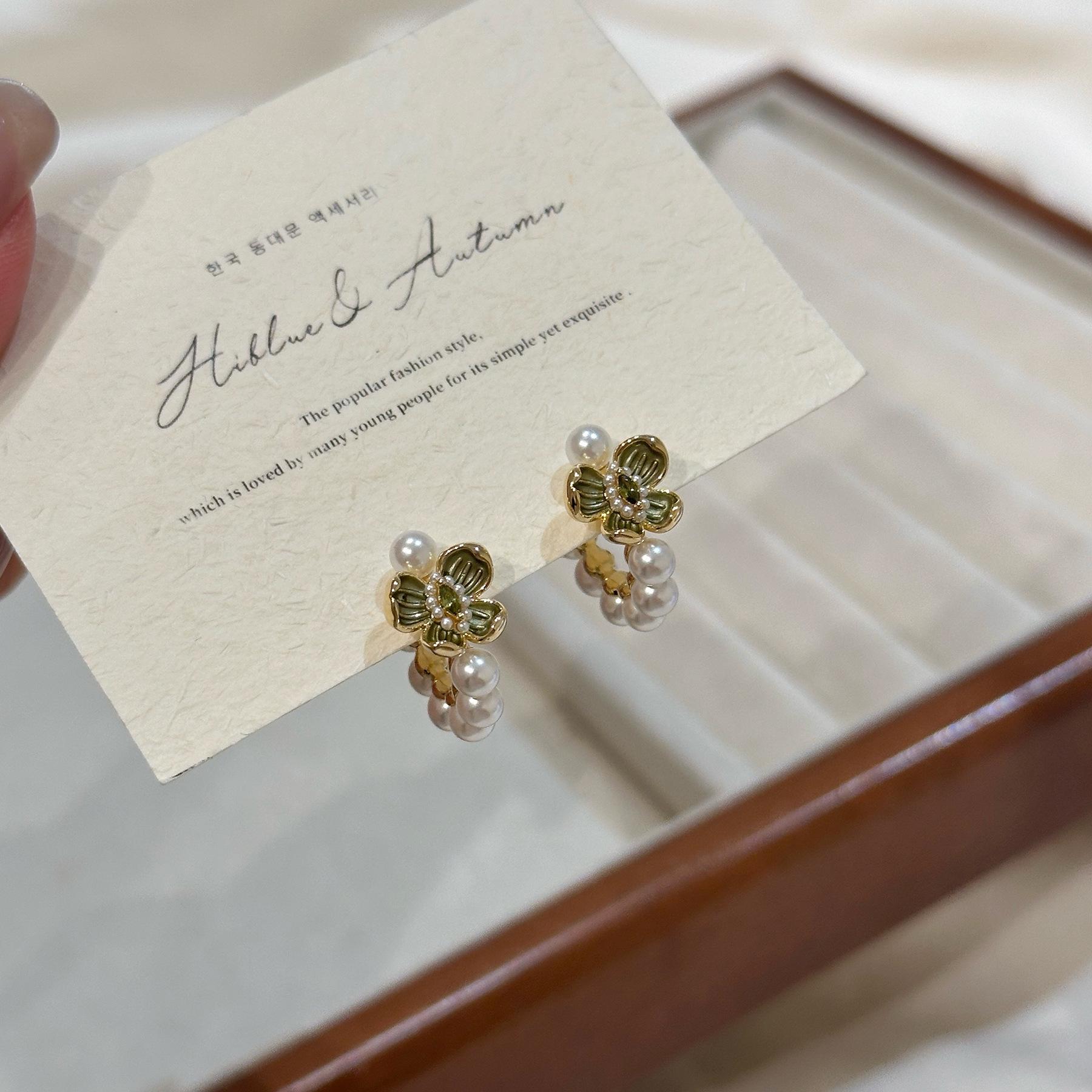 Elegant French Green Butterfly Pearl C-Shape Earrings: Delicate, Versatile Studs
