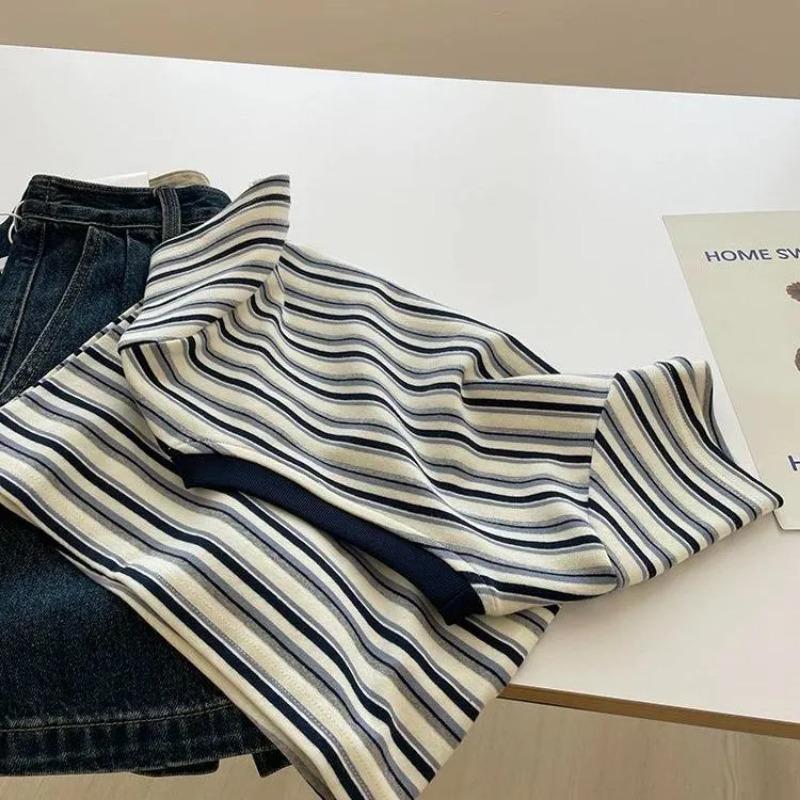 Women's Blue and White Striped T-Shirt Casual Crew Neck Loose Fit Knit Top with Black