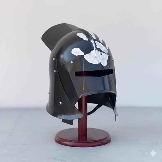 Handmade Uruk-Hai Steel Helmet, LOTR Armor, Cosplay Prop Home Decor