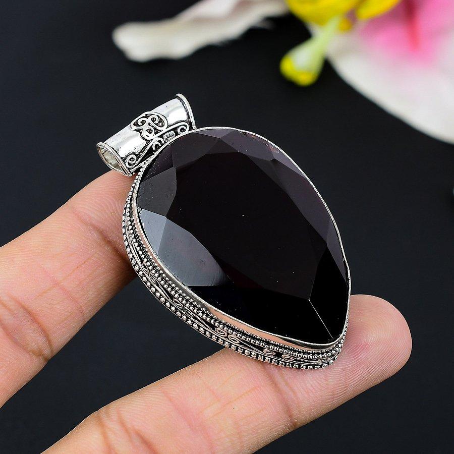 

Mozambique Garnet Gemstone 925 Sterling Silver Jewelry Pendant 2.68 KG-93