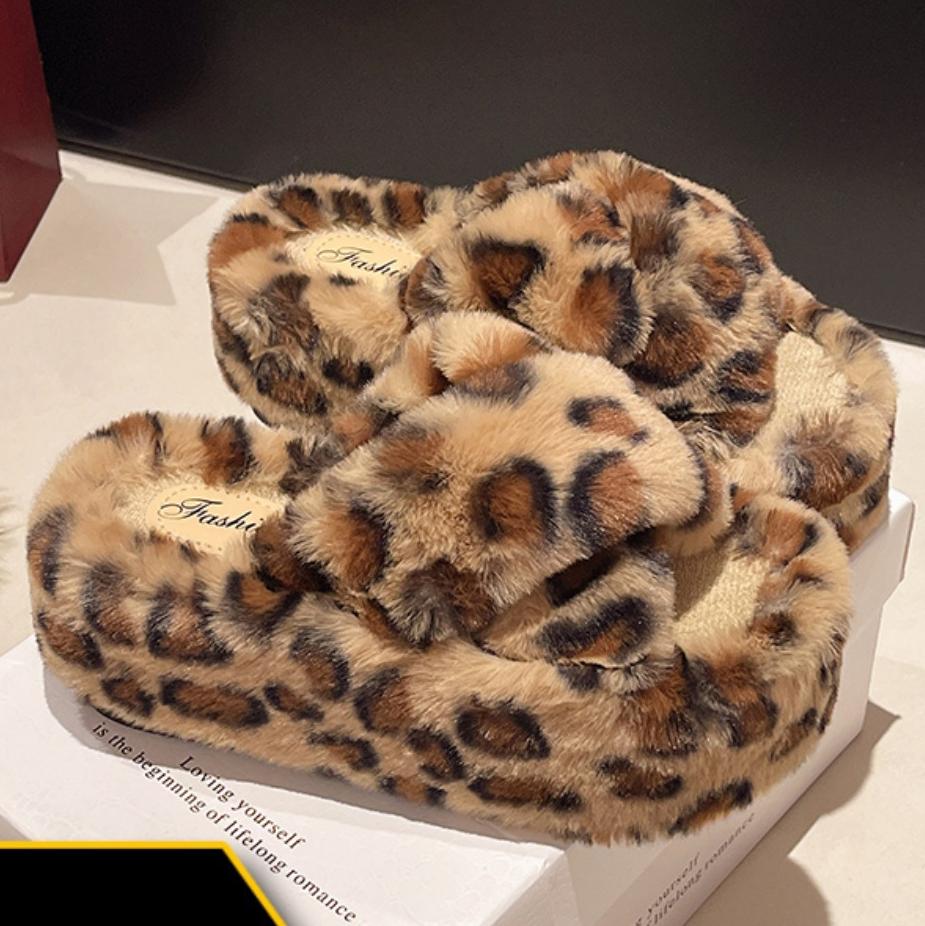 Fashion Korean Double band fur slides female warm fluffy platform shoes thicken soled winter fleeces slippers women shearling pantufa