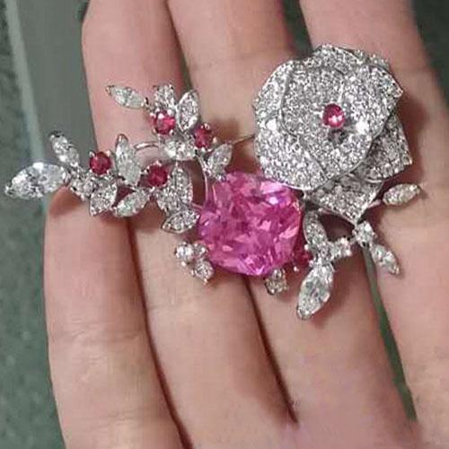 LUOTEEMI New Korean Style Fashion CZ Crystal Rhinestone Noble Woman Mother Gift Magnetic Scarf Brooches