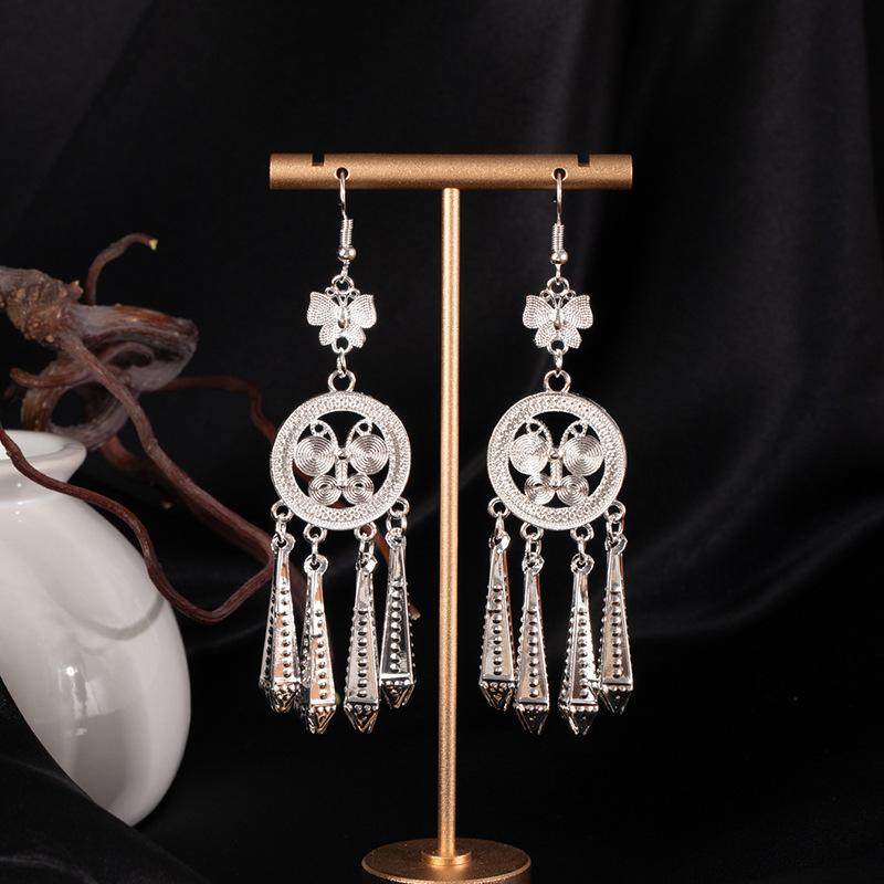 

Vintage Imitation Miao Silver Ethnic Style Butterfly Earrings, High-End Bohemian Style Flower Earrings, Long Fringed Earrings.
