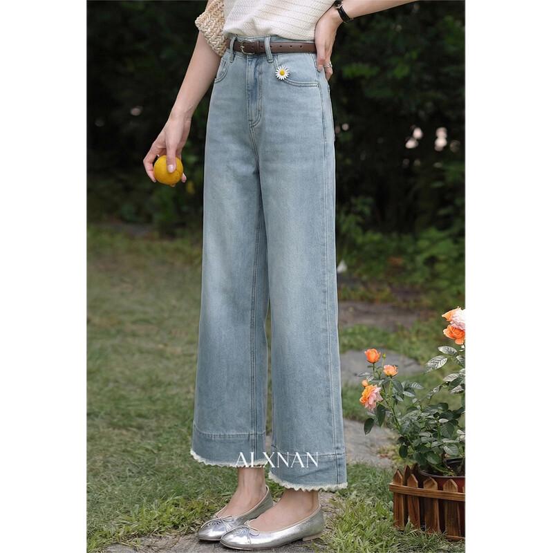 Women s Light Blue Straight-Leg Loose Jeans L