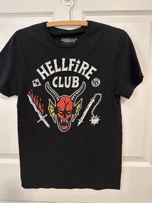 T-shirt Grafica Stranger Things Hellfire Club Taglia small