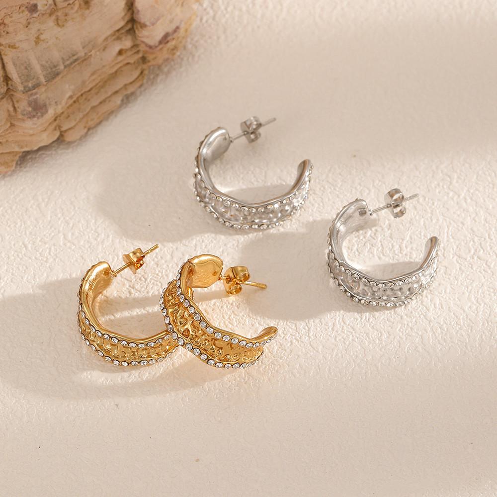 Geometrische Ohrringe aus Edelstahl mit Strass und texturiertem Design für Damen
