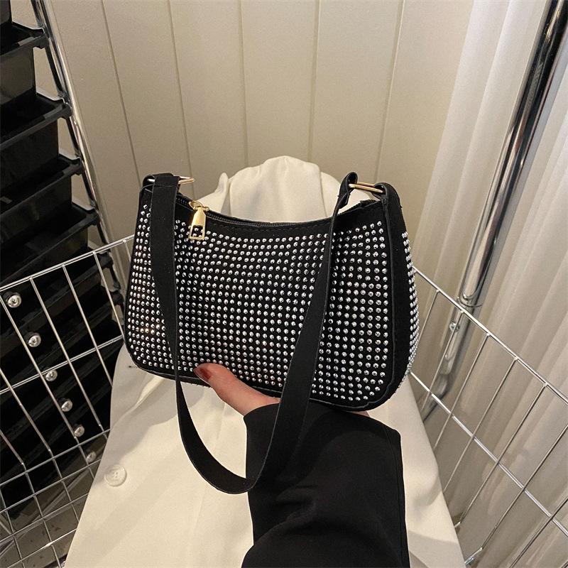 

Маленькая женская сумка 2024 года, осень, новый иностранный стиль, модная сумка через плечо, подмышечная сумка, нишевый дизайн, повседневная сумка-мессенджер для поездок на работу серебряный