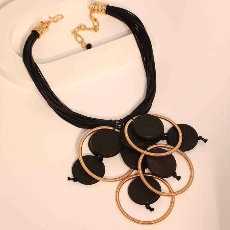 Fashion Statement Retro Geometric Ring Wooden Stitching Necklace for Women Wedding Party Accessory