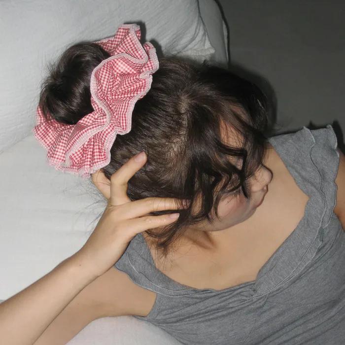 Ruffle Check Scrunchie (Red)