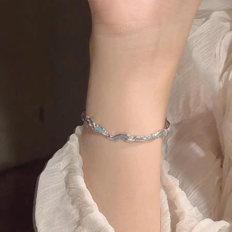 Wave Highend Blue Womens Bracelet Unique Geometric Shape Ideal For Giving Gift