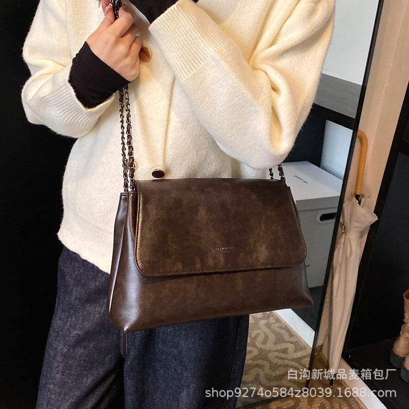 Large-capacity underarm bag women's 2025 autumn and winter new textured French niche tote bag fashionable shoulder messenger bag