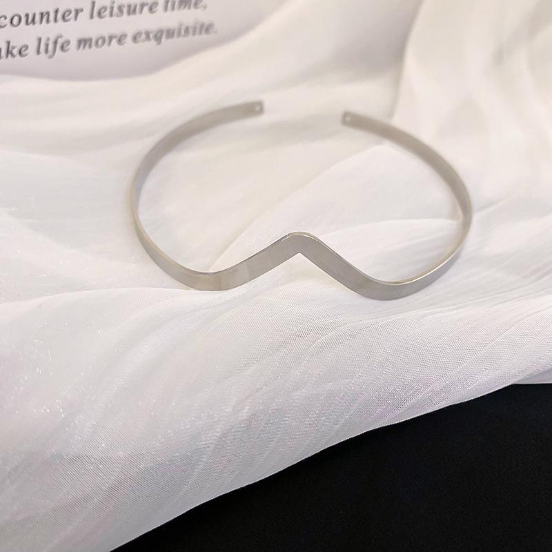 Holiday Style Exaggerated Starfish Opening Bracelet Metal High-end Arm Ring Cold Wind Temperament Jewelry Women