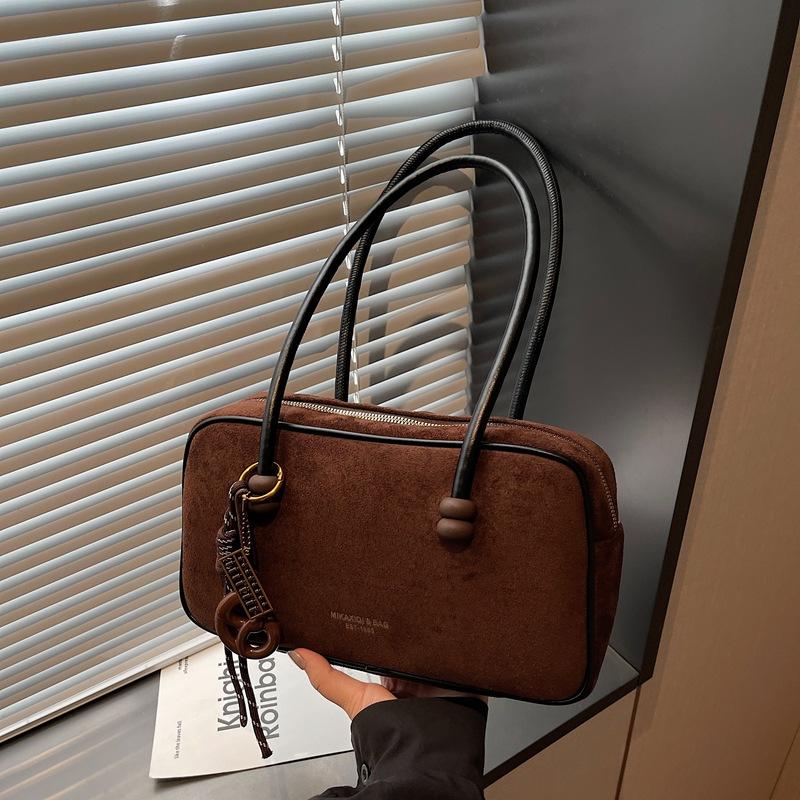 Casual large-capacity versatile simple and fashionable new suede commuter 2025 autumn women's portable shoulder armpit bag