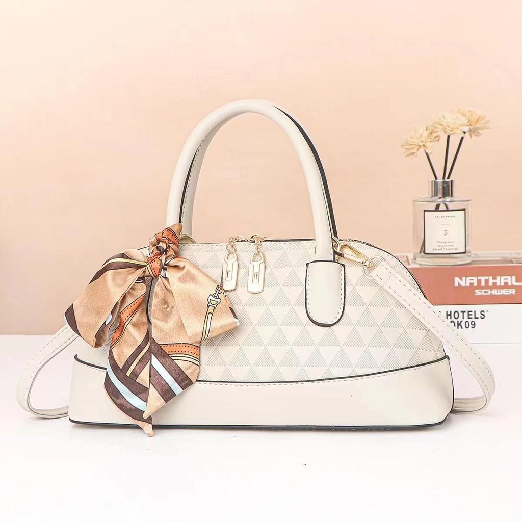 Fashionable Versatile Shoulder Bag With Unique Design And Soft Pu Material Perfect For Daily Use