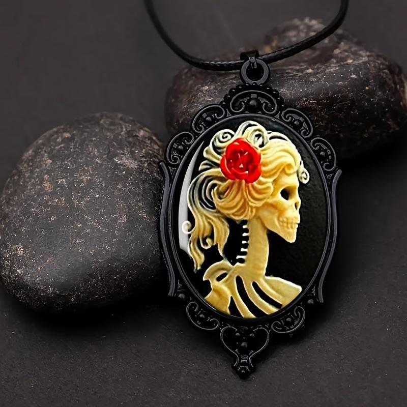 

Pendant Gothic Skull Queen, - Perfect Halloween Party Accessory Necklace 50CM