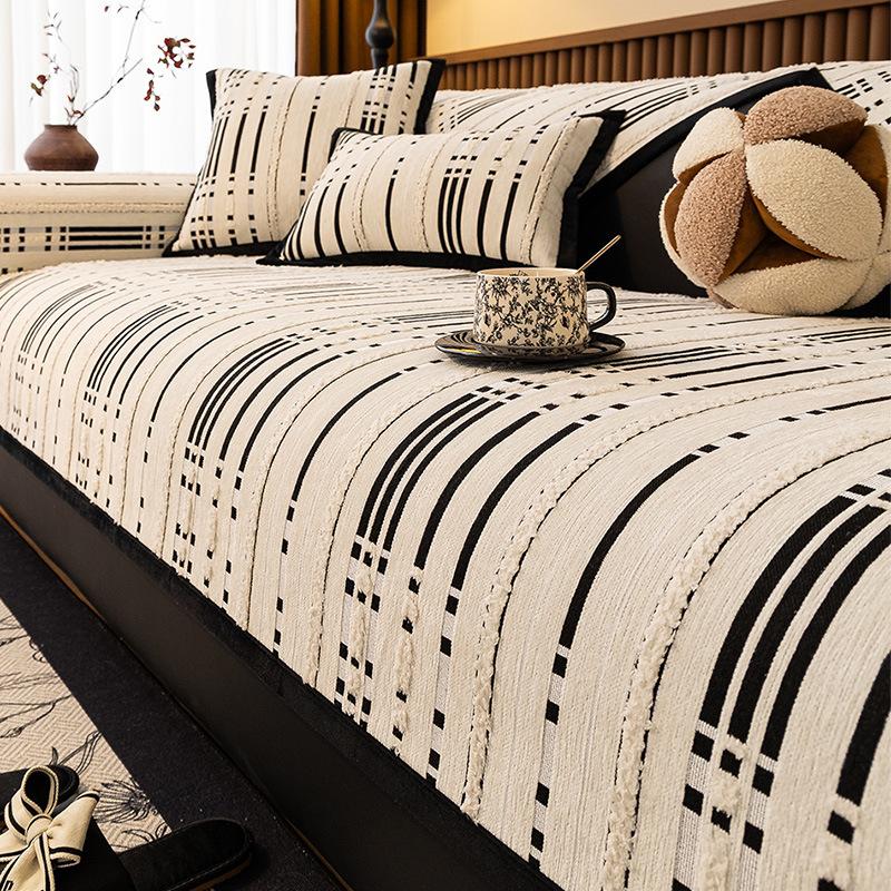 

French Premium Chenille Sofa Cushion, All-Season Seat Cushion, Non-Slip Leather Sofa Cover New Cover 70*70cm