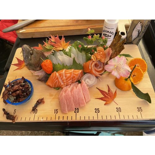 FUCHIBITE Aomori Hiba Cutting Board with Scale