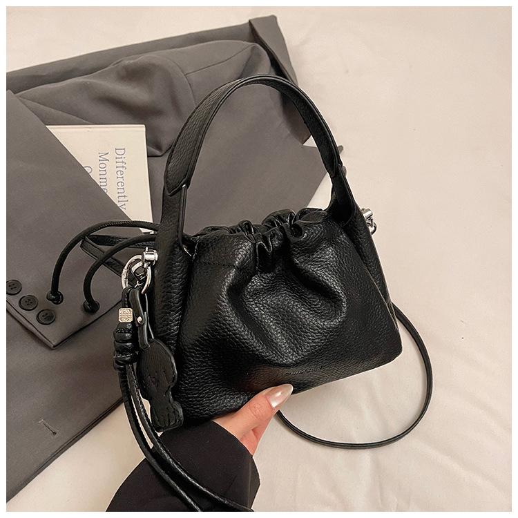 Korean Ins Trendy Fashion Pleated Bucket Bag 2025 Summer New Simple Shoulder Bag Slack Gentle Women's Bag